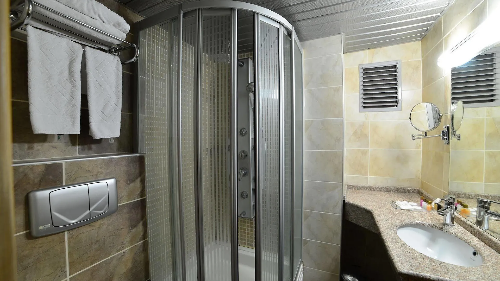 Royal Carine Hotel Ankara 4*,